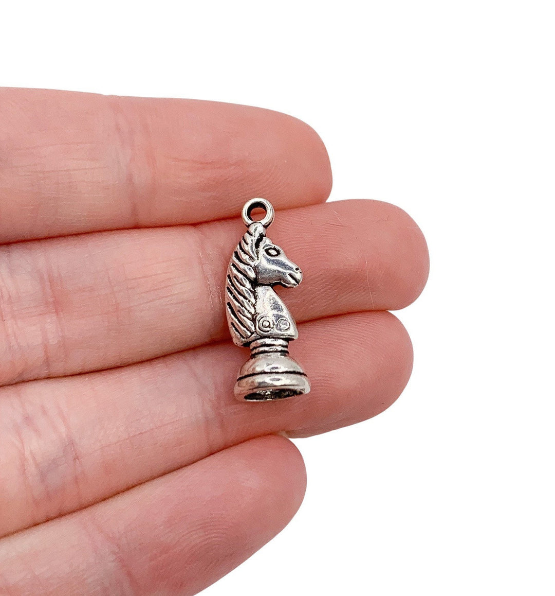 Breloques en forme de pièce d'échecs, breloques pion pour jeu d'échecs, cadeau pour joueur d'échecs, breloques pour jeu d'échecs, breloques 3D pour jeux vidéo, apprêts pour bijoux à faire soi-même