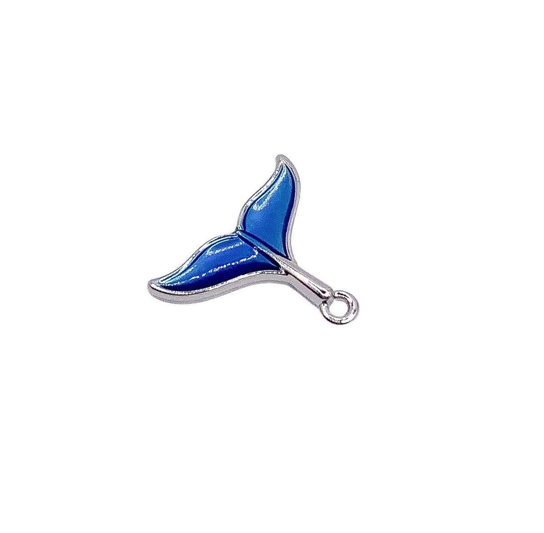 1 Breloque Queue de Poisson Bleue, Breloques de Pêche, Breloque Queue de Baleine, Breloque Queue de Sirène, Breloque Individuelle, Cadeau pour les Amoureux des Sirènes, Éléments de Création de Bijoux