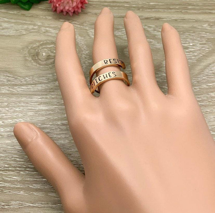 Bague « Meilleures Amies », Bague Tourbillon Ajustable, Cadeau Meilleure Amie, Bijou d'Amitié, Bijou pour Meilleure Copine, Bijou Gravé Drôle, Bague Remarquable