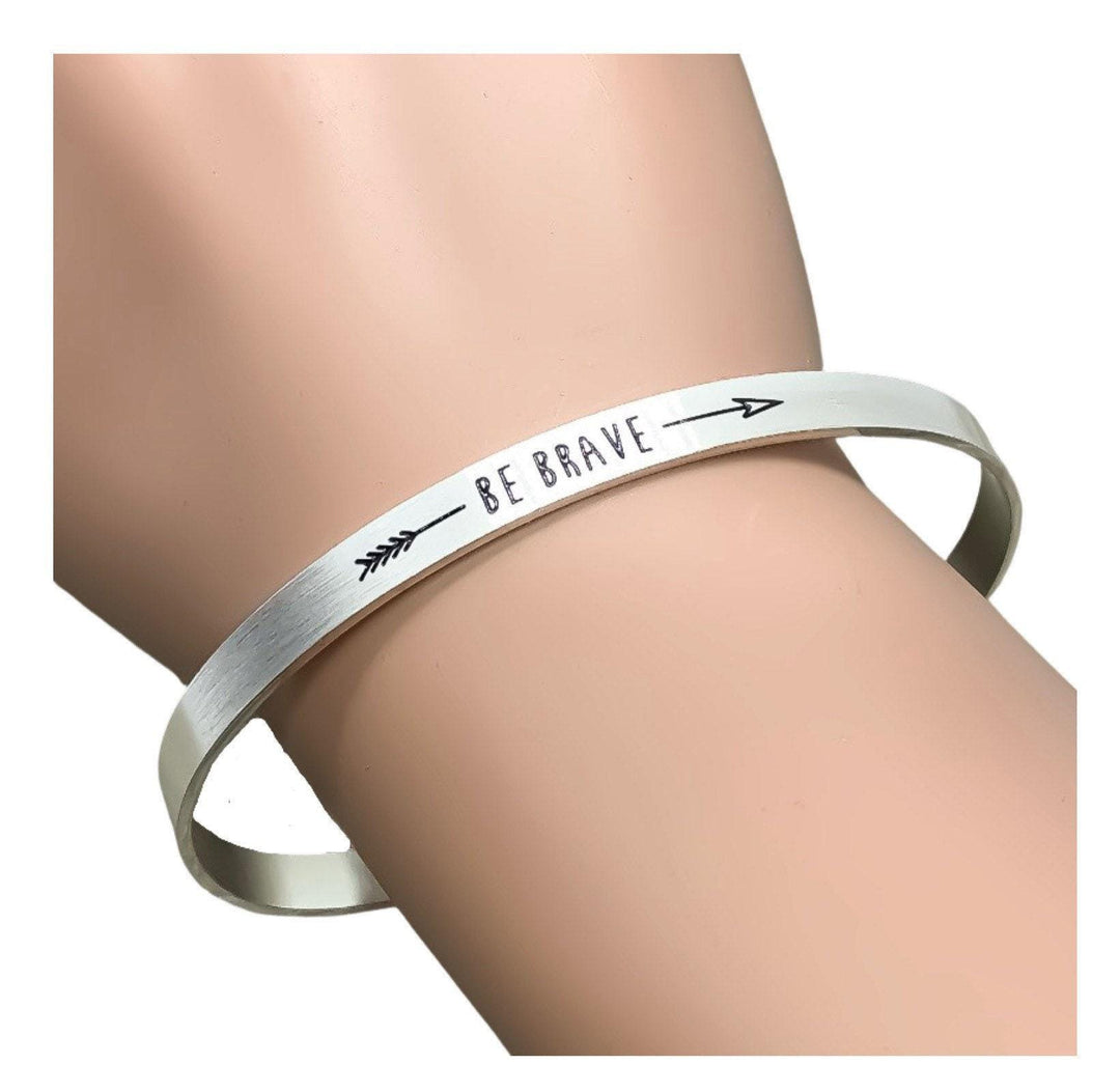 Bracelet jonc « Sois courageuse », bijou d'affirmation, cadeau pour le bien-être mental, cadeau de motivation, cadeau pour une amie, bracelet mantra, bracelet jonc minimaliste