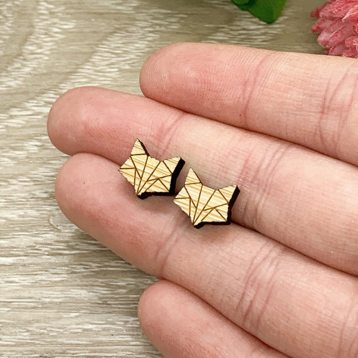 Maple Leaf Earrings, Wooden Stud Earrings, Leafy Jewelry, Canadian Earrings, Natural Wood Earrings, Canada Day Studs, Autumn Jewelry for Her