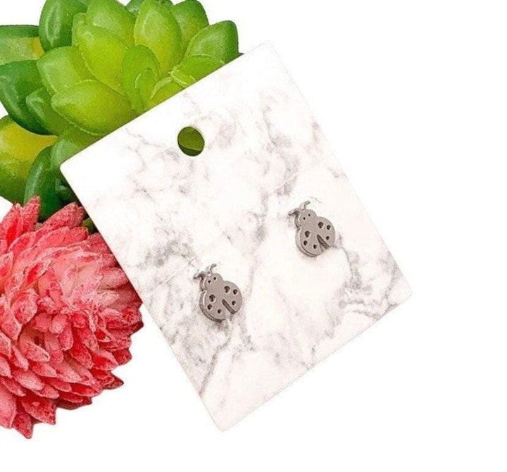 Boucles d'oreilles coccinelles, petites boucles d'oreilles puces coccinelles, bijoux coccinelle, boucles d'oreilles en acier inoxydable, boucles d'oreilles puces minimalistes, bijoux insectes, boucles d'oreilles bohèmes