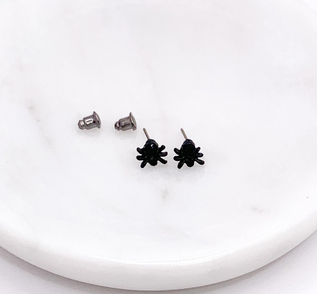 Boucles d'oreilles araignée noire, boucles d'oreilles à clous effrayantes, clous d'oreilles arachnides, bijoux insectes, boucles d'oreilles terrifiantes, bijoux d'Halloween, boucles d'oreilles insectes pour elle