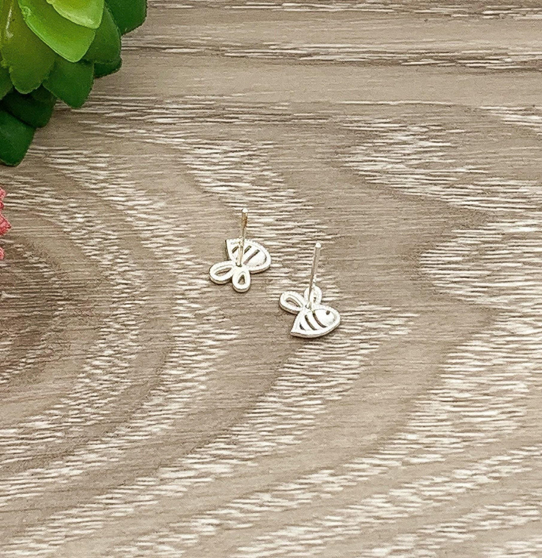 Boucles d'oreilles abeille, petites boucles d'oreilles puces abeille, puces en argent sterling, boucles d'oreilles bourdon, bijoux abeille, boucles d'oreilles puces délicates, boucles d'oreilles pour petites filles