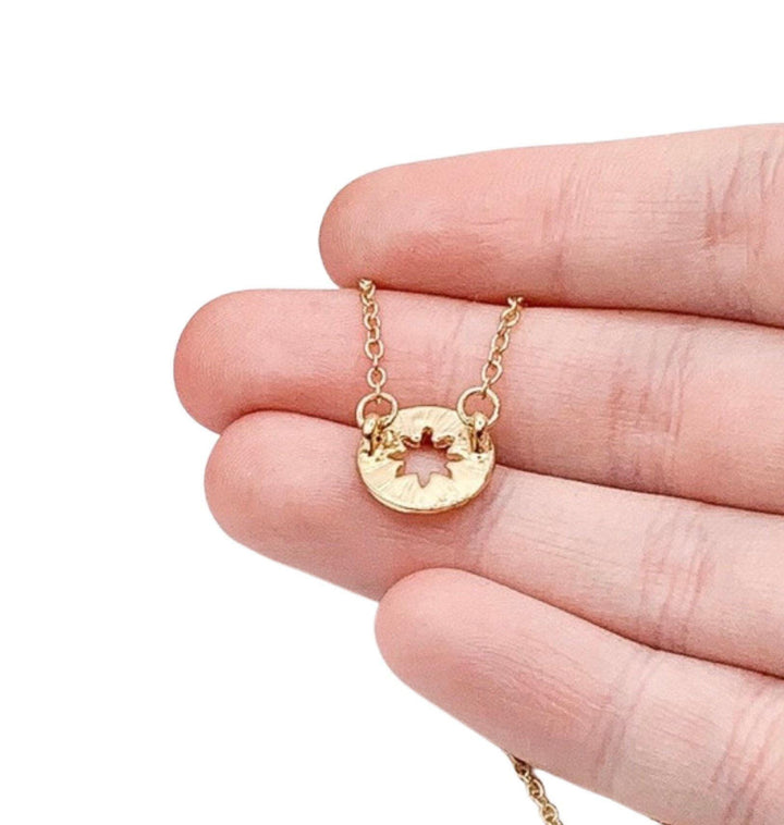 Collier Boussole Mini, Bijou de Voyage Délicat, Cadeau de Départ pour une Amie, Collier Minimaliste, Cadeau pour une Nouvelle Aventure, Cadeau pour Compagnon de Voyage