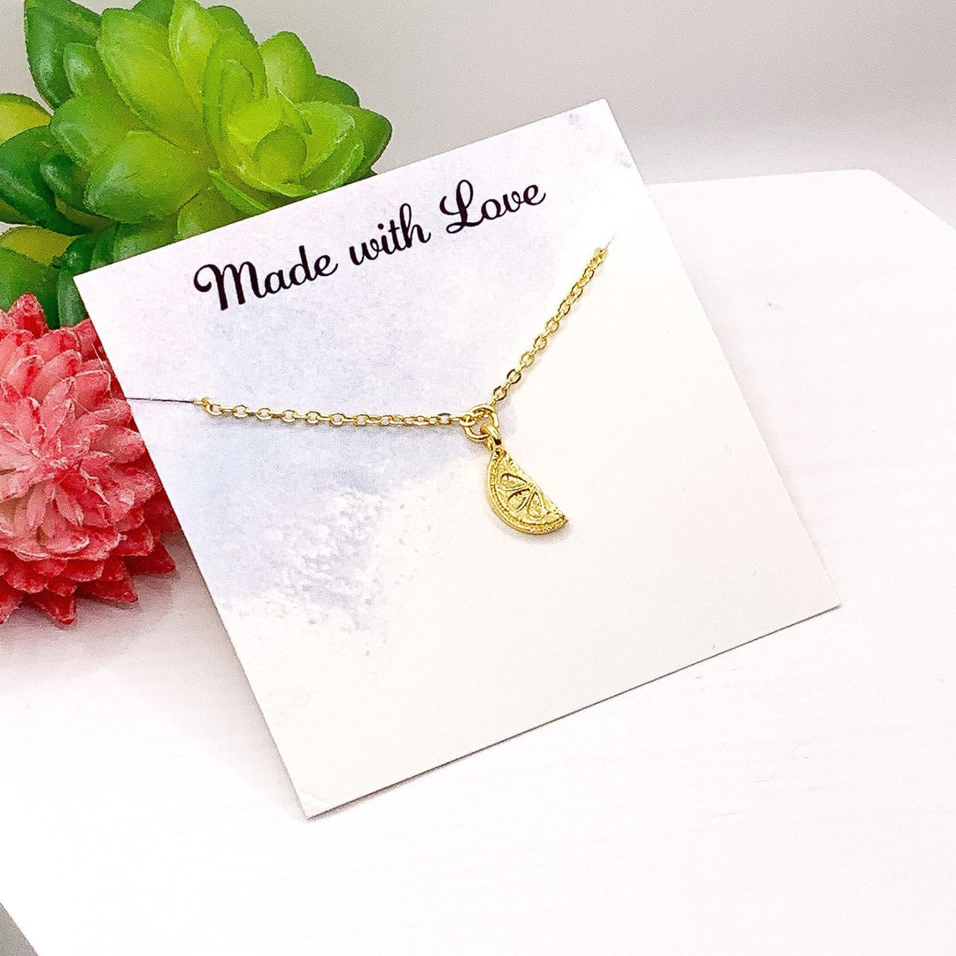 Collier citron, pendentif tranche de citron, bijou agrumes, collier fruit, cadeau rafraîchissant pour une amie, collier limonade, bijou d'été
