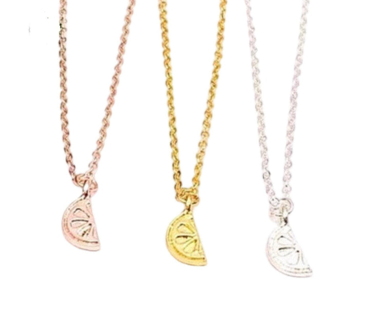Collier citron, pendentif tranche de citron, bijou agrumes, collier fruit, cadeau rafraîchissant pour une amie, collier limonade, bijou d'été