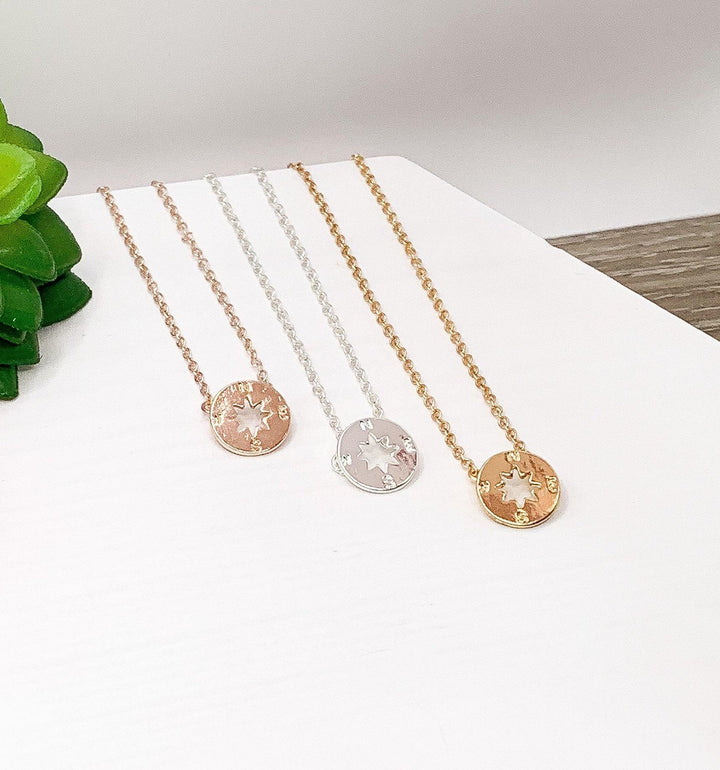 Collier Boussole Mini, Bijou de Voyage Délicat, Cadeau de Départ pour une Amie, Collier Minimaliste, Cadeau pour une Nouvelle Aventure, Cadeau pour Compagnon de Voyage