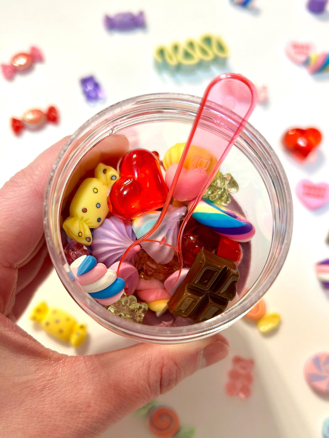 Candy-Themed Kinetic Sand Kit for Kids | Valentine’s Day Sensory Play | Pink, Red & Purple Colors | Charms Included