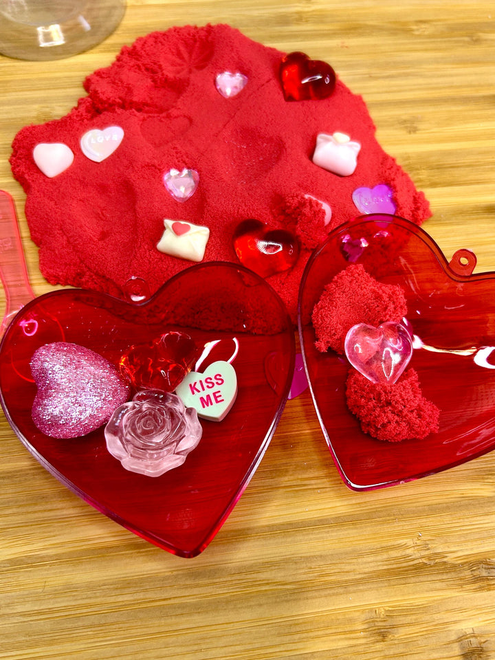 Valentine Kinetic Sand Kit with Charms | Candy & Heart Theme | Sensory Play | Red, Pink or Mauve | Montessori Play | 120g Sand