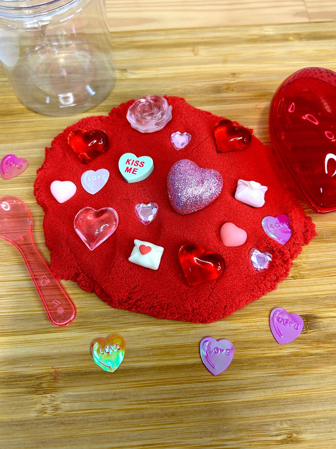 Candy-Themed Kinetic Sand Kit for Kids | Valentine’s Day Sensory Play | Pink, Red & Purple Colors | Charms Included