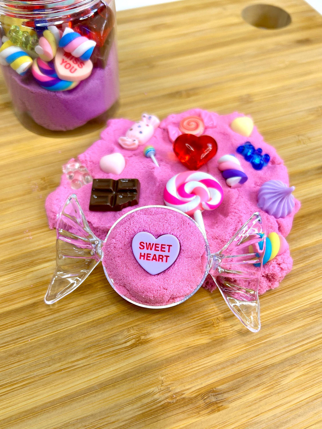 Candy-Themed Kinetic Sand Kit for Kids | Valentine’s Day Sensory Play | Pink, Red & Purple Colors | Charms Included