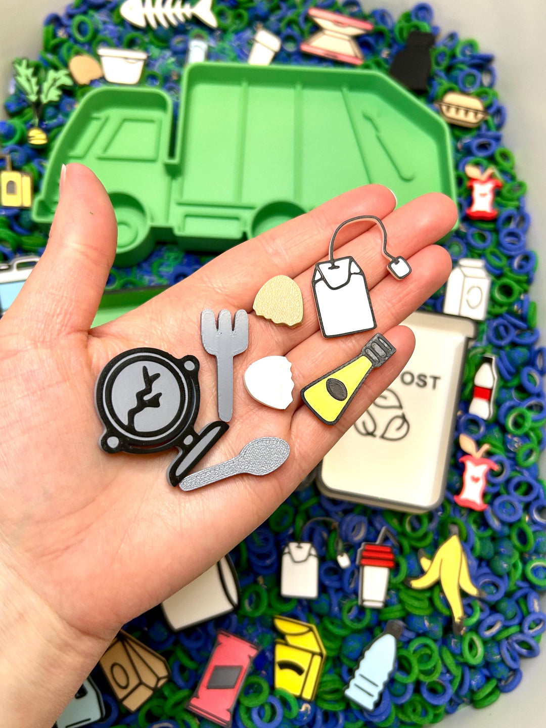 Garbage Truck Sensory Tray | 3D Printed Green Recycling Trinket Tray | Earth Day Sensory Bin Tool | Montessori Play | Flisat Table Accessory