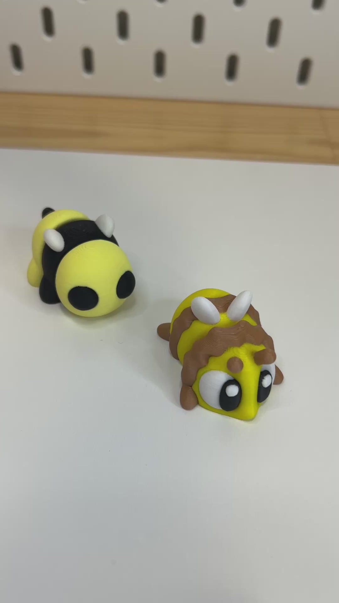 3D Printed Articulated Bumble Bees