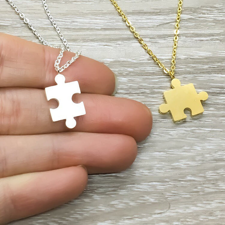 Collier mini puzzle, pendentif pièce de puzzle, bijou géométrique, cadeau pour la sensibilisation à l'autisme, collier minimaliste, or et argent, cadeau pour meilleure amie