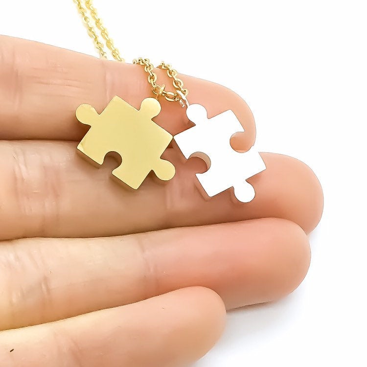 Collier mini puzzle, pendentif pièce de puzzle, bijou géométrique, cadeau pour la sensibilisation à l'autisme, collier minimaliste, or et argent, cadeau pour meilleure amie