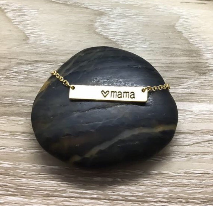 Collier « Maman », pendentif gravé barre horizontale, cadeau d'une fille, cadeau pour une mère, collier délicat, cadeau pour une nouvelle maman, cadeau pour une mère