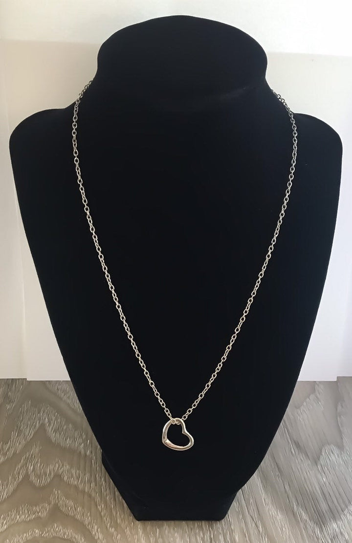 Open Heart Necklace, Minimalist Jewelry, Dainty Heart Pendant, Friendship Necklace, BFF Gift, Simple Reminder, Gift for Mom, Birthday Gift