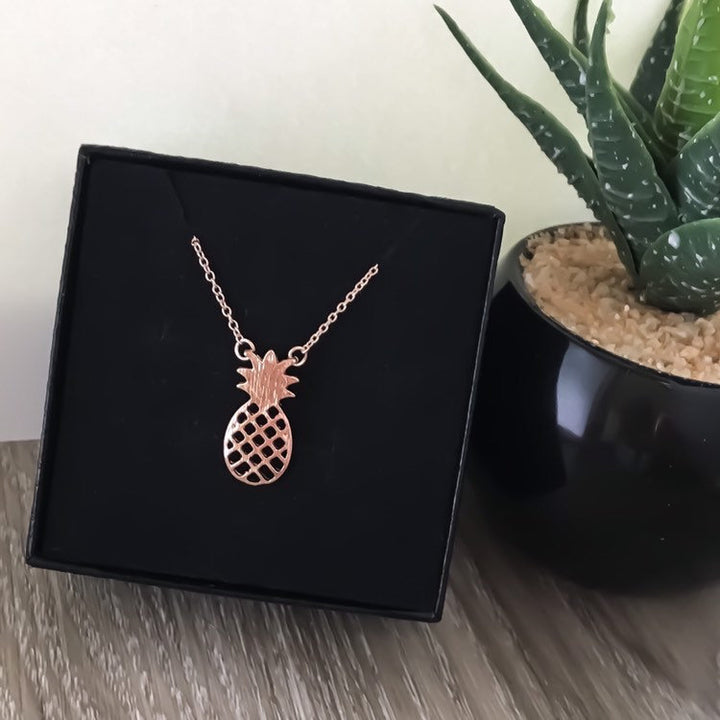Collier ananas, bijou minimaliste et simple, collier fruit tropical, cadeau pour copine, cadeau d'une meilleure amie, bijou original pour tous les jours, pour les gourmandes