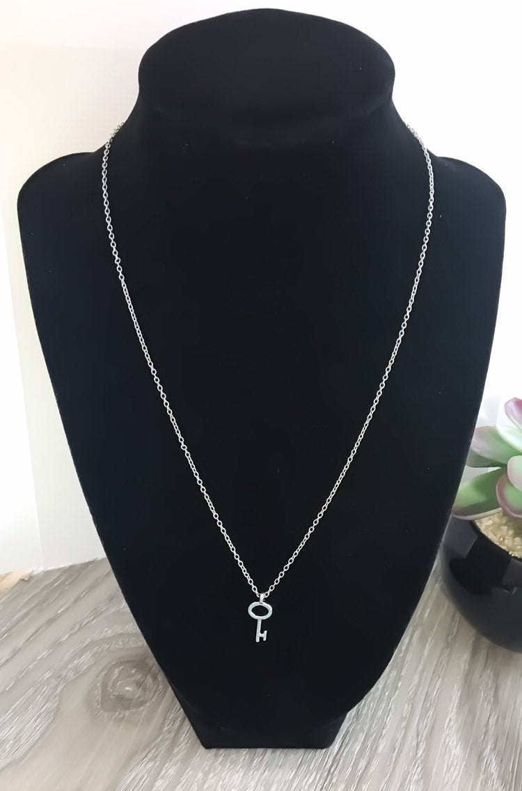 Collier Clé Mini, Bijou Minimaliste, Pendentif Clé Squelette, Collier d'Amitié, Cadeau Meilleure Amie, Bijou Souvenir Simple, Collier Meilleure Amie