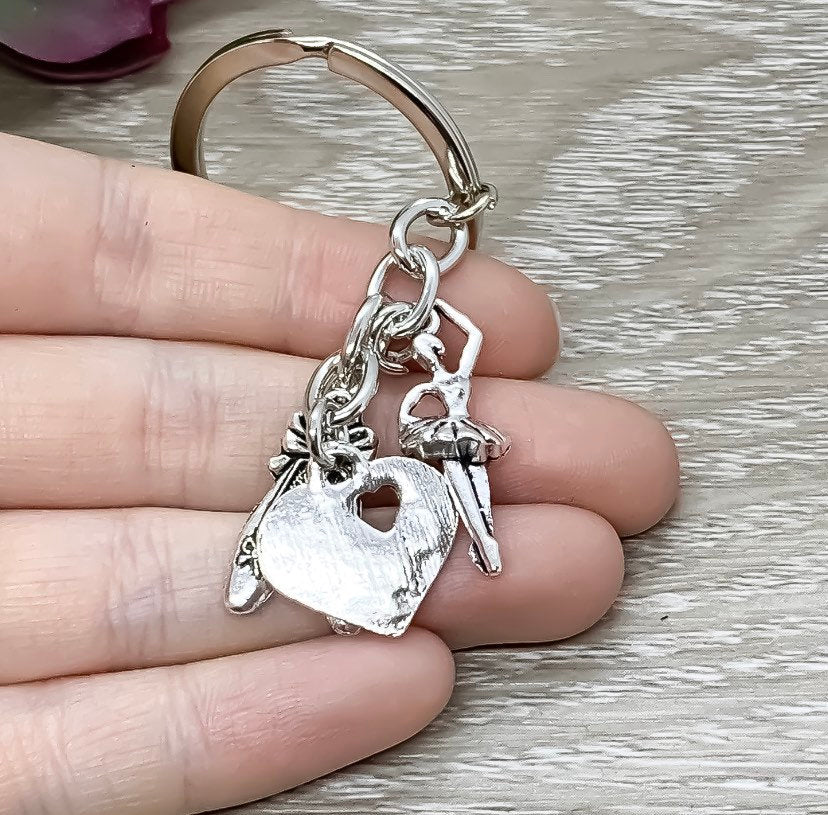 Porte-clés « J’aime la danse », cadeau pour danseuse, breloque ballerine, cadeau pour fille, cadeau pour petite fille, petit cadeau à glisser dans une chaussette de Noël, porte-clés unique