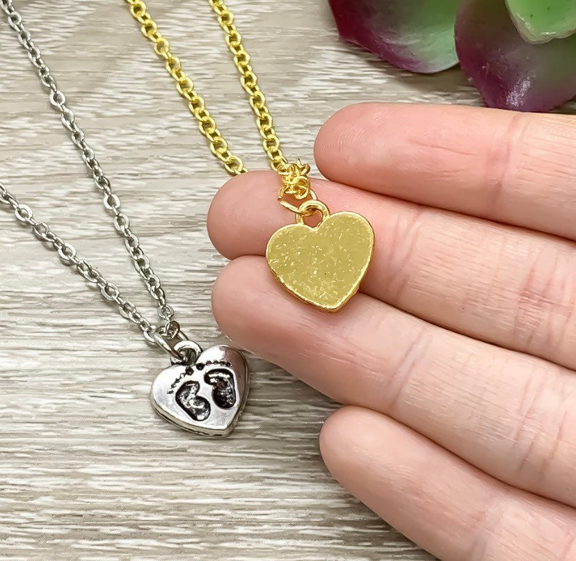 Card for Mom To Be, Tiny Heart Necklace with Footprints, Expectant Mother Gift, Motherhood Keepsake, Gift for New Mommy, Thoughtful