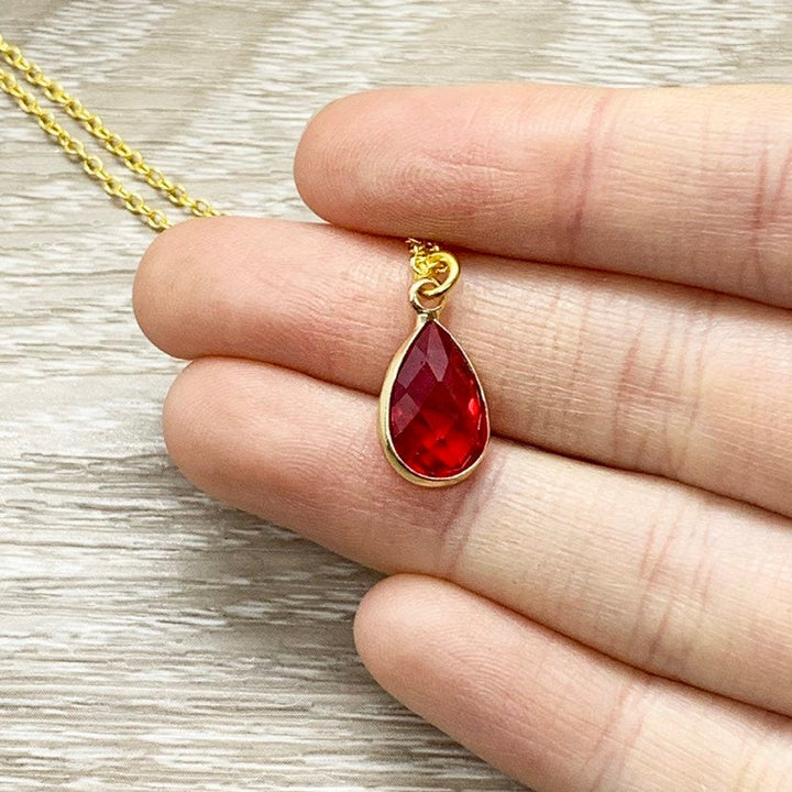Collier avec pendentif rubis, pierre de naissance de juillet, délicat collier à breloque en cristal, cadeau d'anniversaire personnalisé pour elle, bijou symbolique, cadeau pour maman