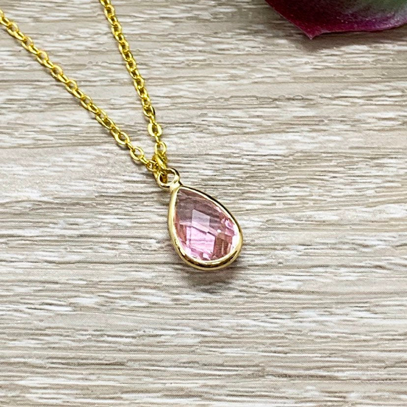 Collier Pierre de Naissance d'Octobre, Pendentif Rose, Collier Délicat avec Breloque en Cristal, Cadeau d'Anniversaire Personnalisé pour Elle, Bijou Symbolique, Cadeau pour Maman