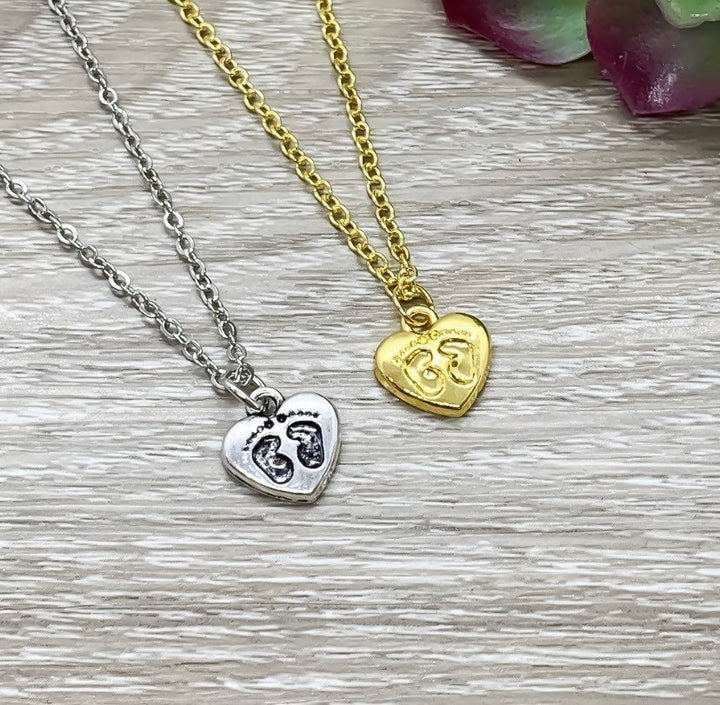 Card for Mom To Be, Tiny Heart Necklace with Footprints, New Baby, Expectant Mother Gift, Motherhood Keepsake, Gift for New Mommy