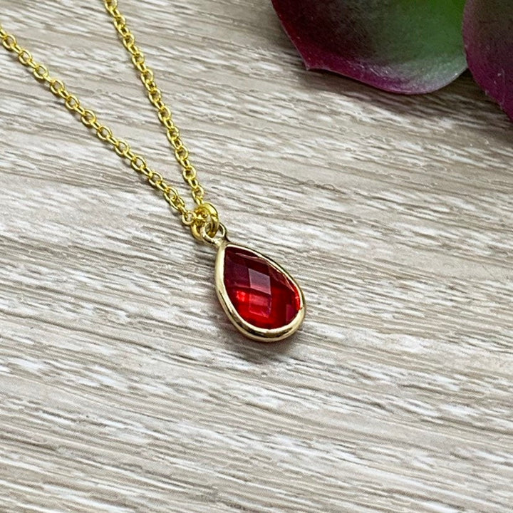 Collier avec pendentif rubis, pierre de naissance de juillet, délicat collier à breloque en cristal, cadeau d'anniversaire personnalisé pour elle, bijou symbolique, cadeau pour maman