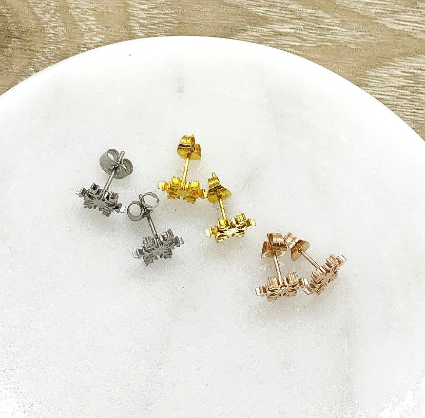 Dainty Snowflake Stud Earrings, Canada Earrings, Winter Wedding Bridal Jewelry, Winter Themed Jewelry, Christmas Gift, Stocking Filler