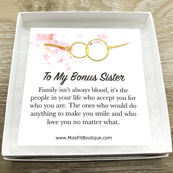 Bonus Sister Gift, Interlocking Circles Necklace, Circular Pendant, Linked Circles Necklace, Unbiological Sister Gift, Sister of the Groom