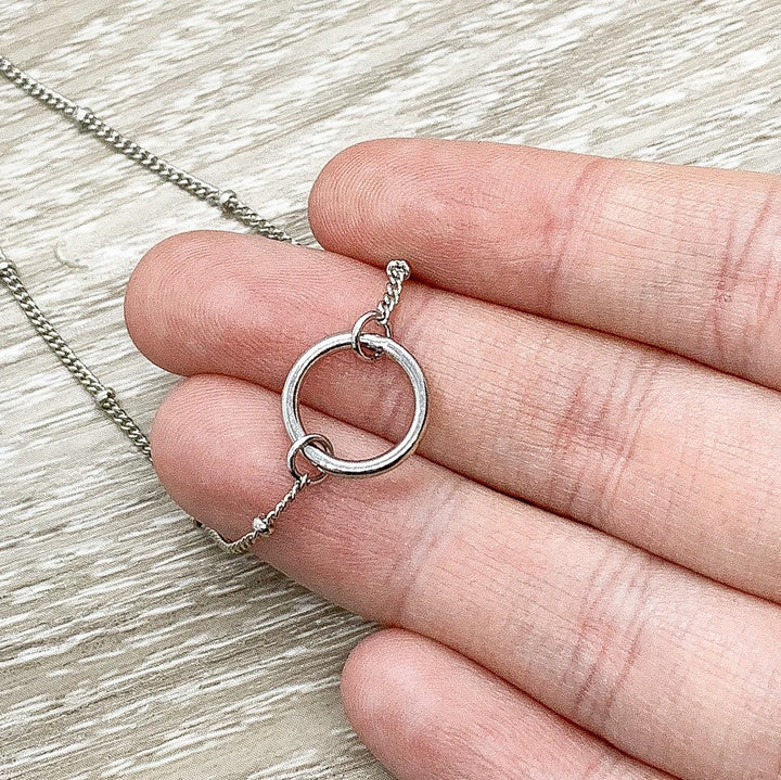 Circle of Friendship Gift, Dainty Silver Circle Necklace, Circular Pendant, Gift for Best Friend, Infinity Circle, Unbiological Sister Gift