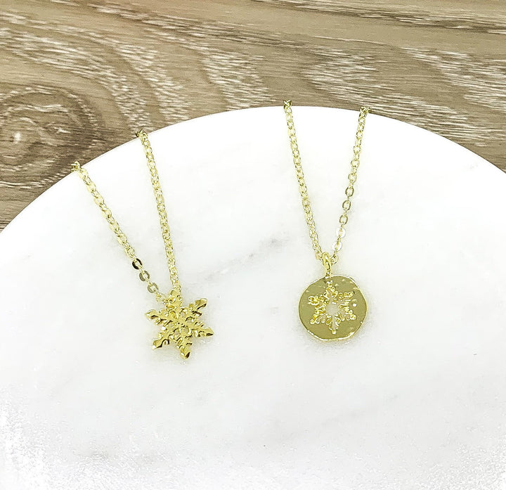 Tiny Snowflake Necklace Set for 2, Dainty Winter Jewelry, Snowflake Pendant, Snow Buddies, Gift for Best Friend, Secret Santa Gift