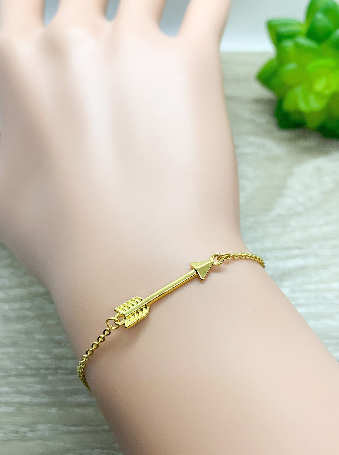 Tiny Arrow Chain Bracelet, Dainty Bracelet, Layering Bracelet, Arrow Jewelry, Simple Reminder, Stocking Stuffer for Girls, Friend Christmas
