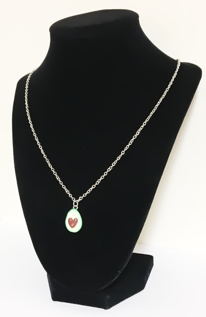 Ensemble de 2 colliers avocat vert avec noyau en forme de cœur, résine, argent
