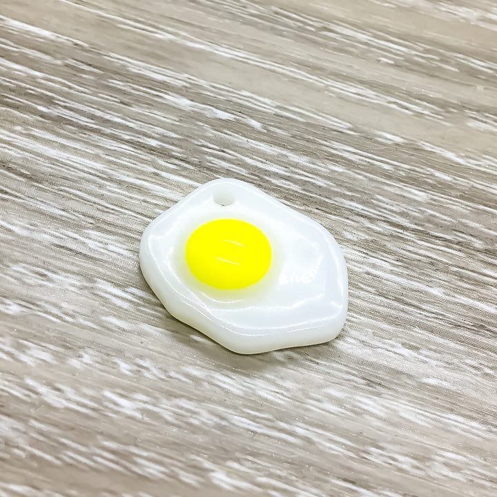 Breloques en résine Kawaii Foodie : chocolat, œuf, macaron, avocat, bouteille d'eau